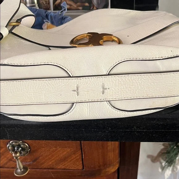 Tory Burch Cream Crossbody Bag with Gold Accent - Picture 9 of 12